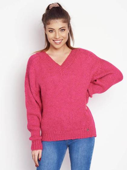 Różowy sweter z dekoltem w serek Cocomore